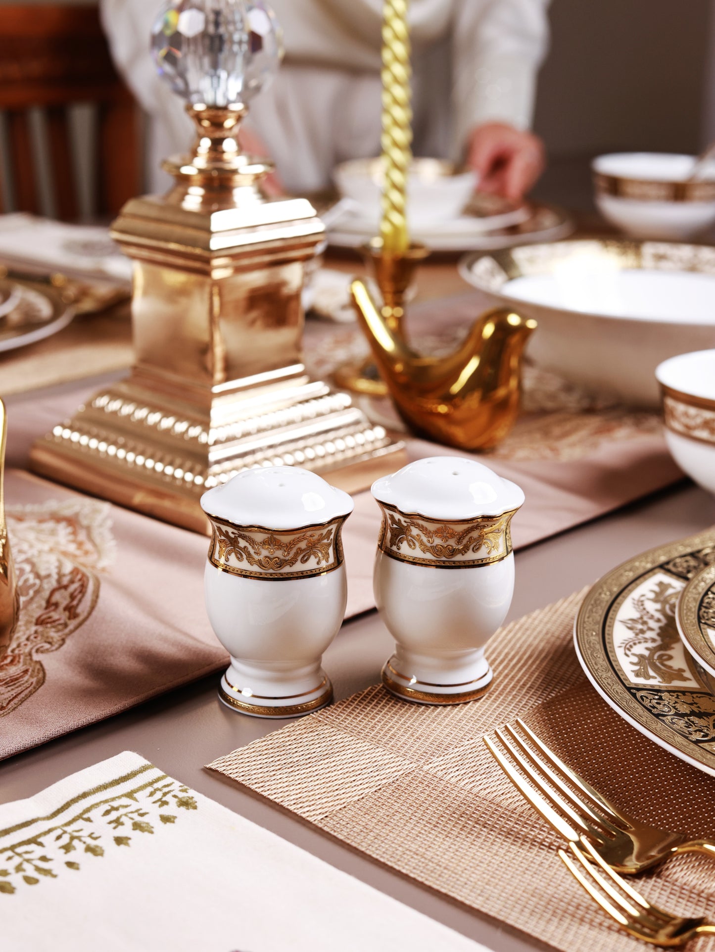 Chateau d'Or 36 Pcs Dinner Set (Palace Collection, 24K Embossed Gold)