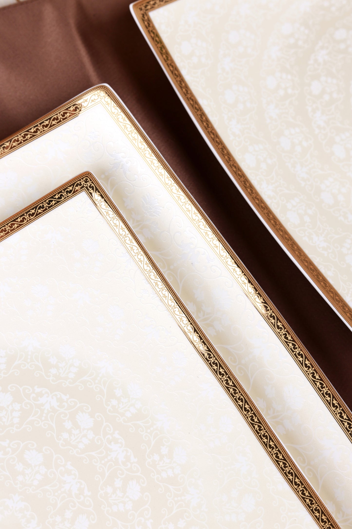 Crème Gold 10 Pcs Snack Set (2 Serving Plates, 6 Quarter Plates, 2 Dip Bowls)