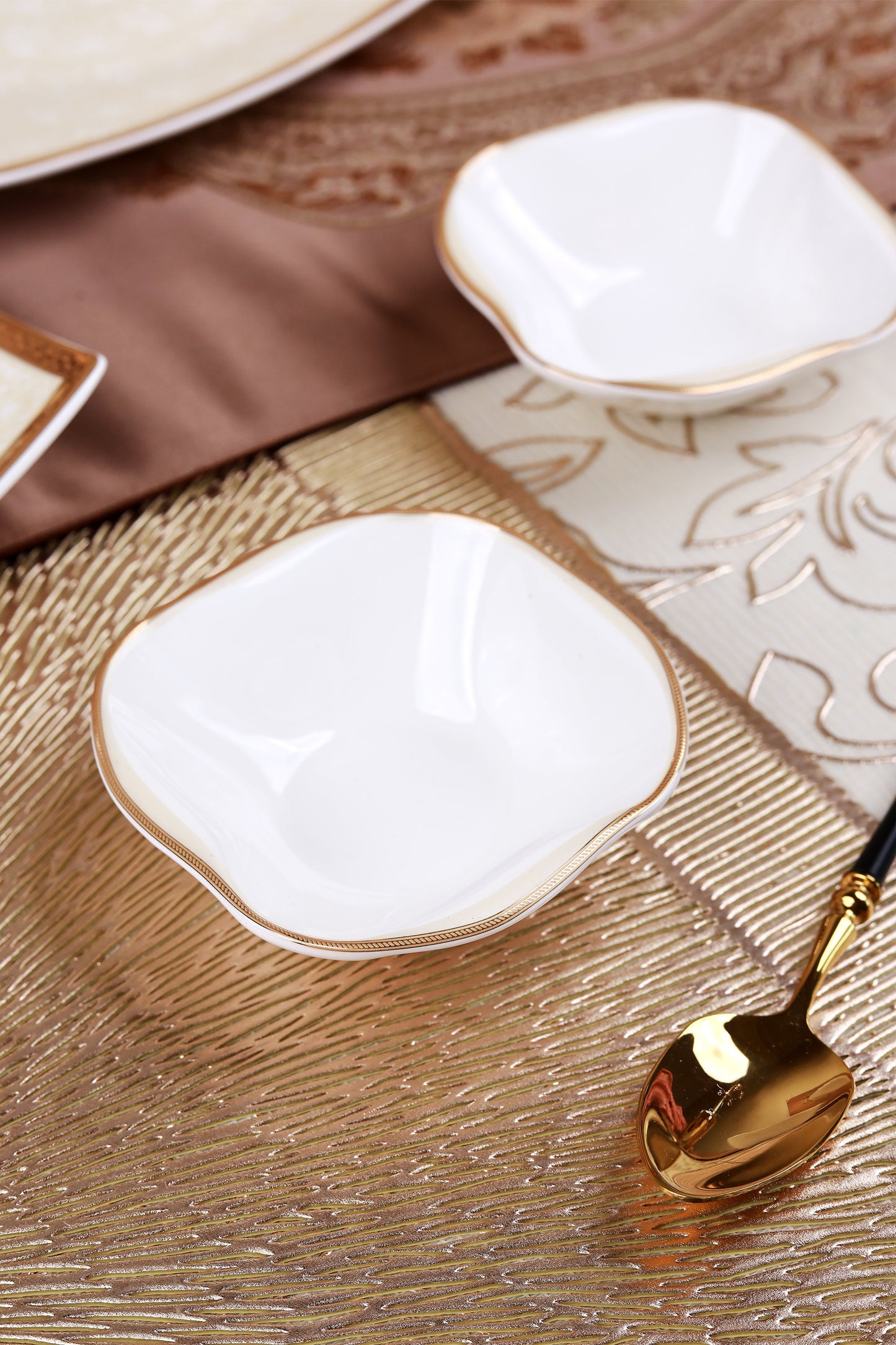 Crème Gold 10 Pcs Snack Set (2 Serving Plates, 6 Quarter Plates, 2 Dip Bowls)