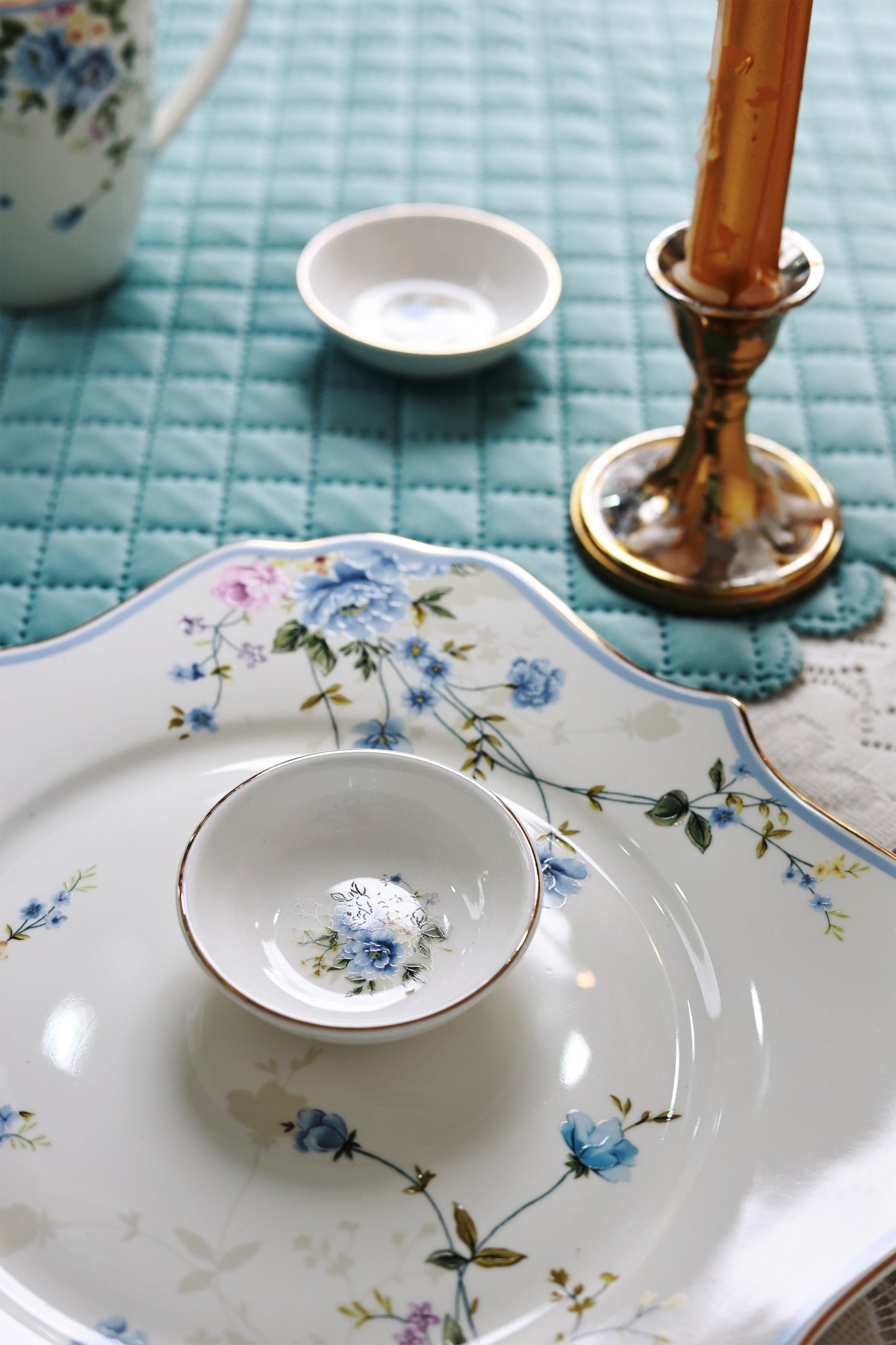 Yorkshire Bloom 8 Pcs Coffee & Platter Set (4 Mugs, 1 Square Platter, 1 Snack Platter, 2 Dip Bowls)