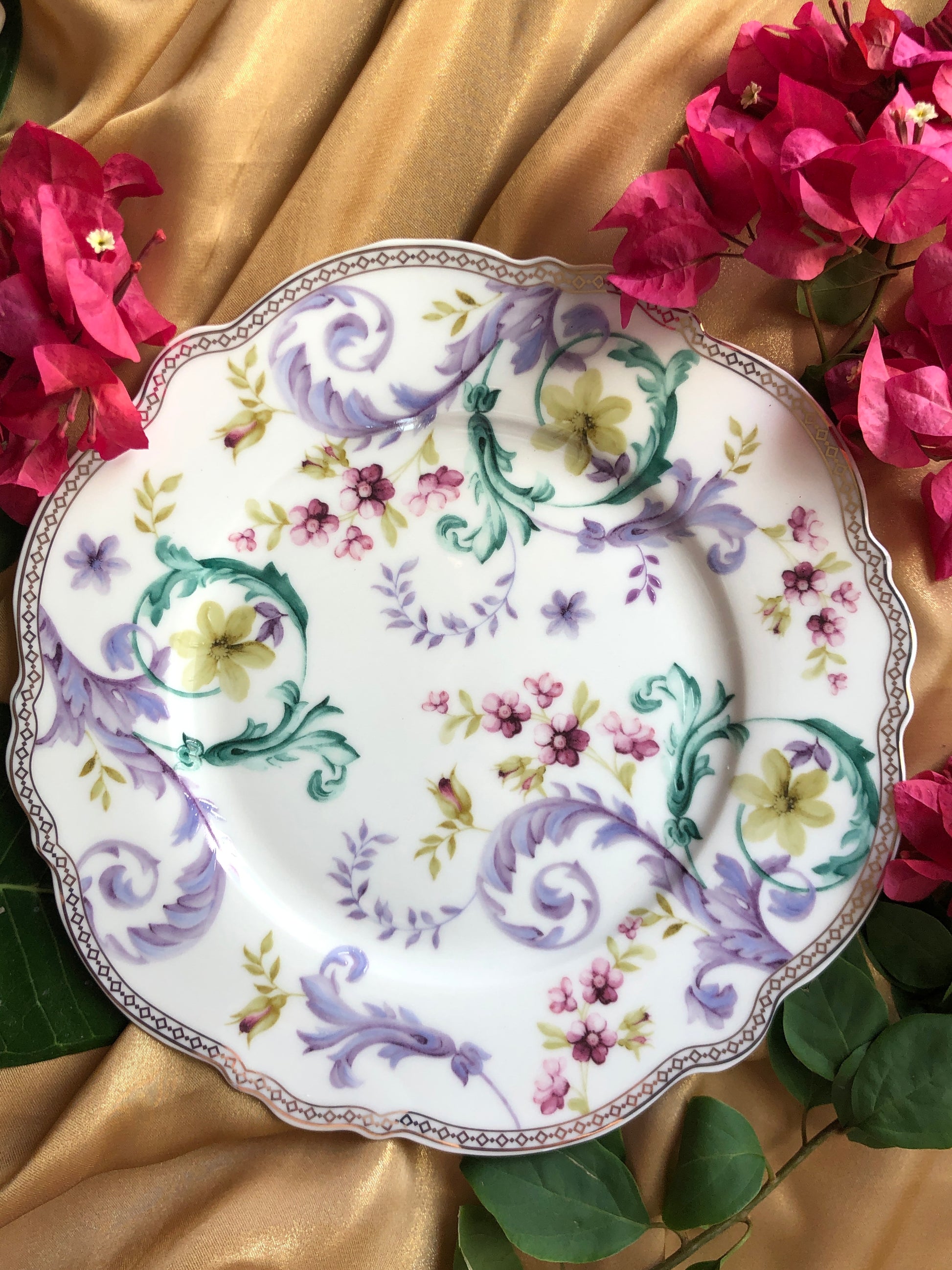 Purple Flower Pcs Snack Set (1 Dinner Plate, Quarter Plates, Server)
