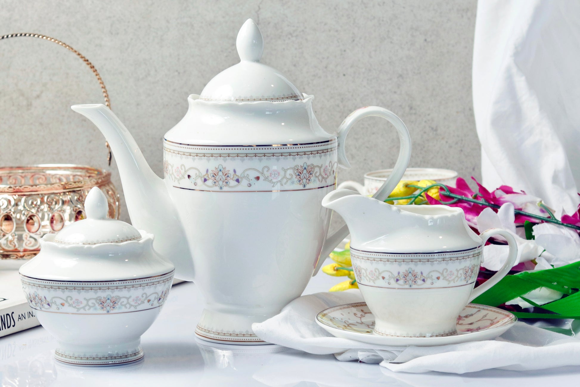 White Pattern 15 Pcs Tea Set - Vigneto