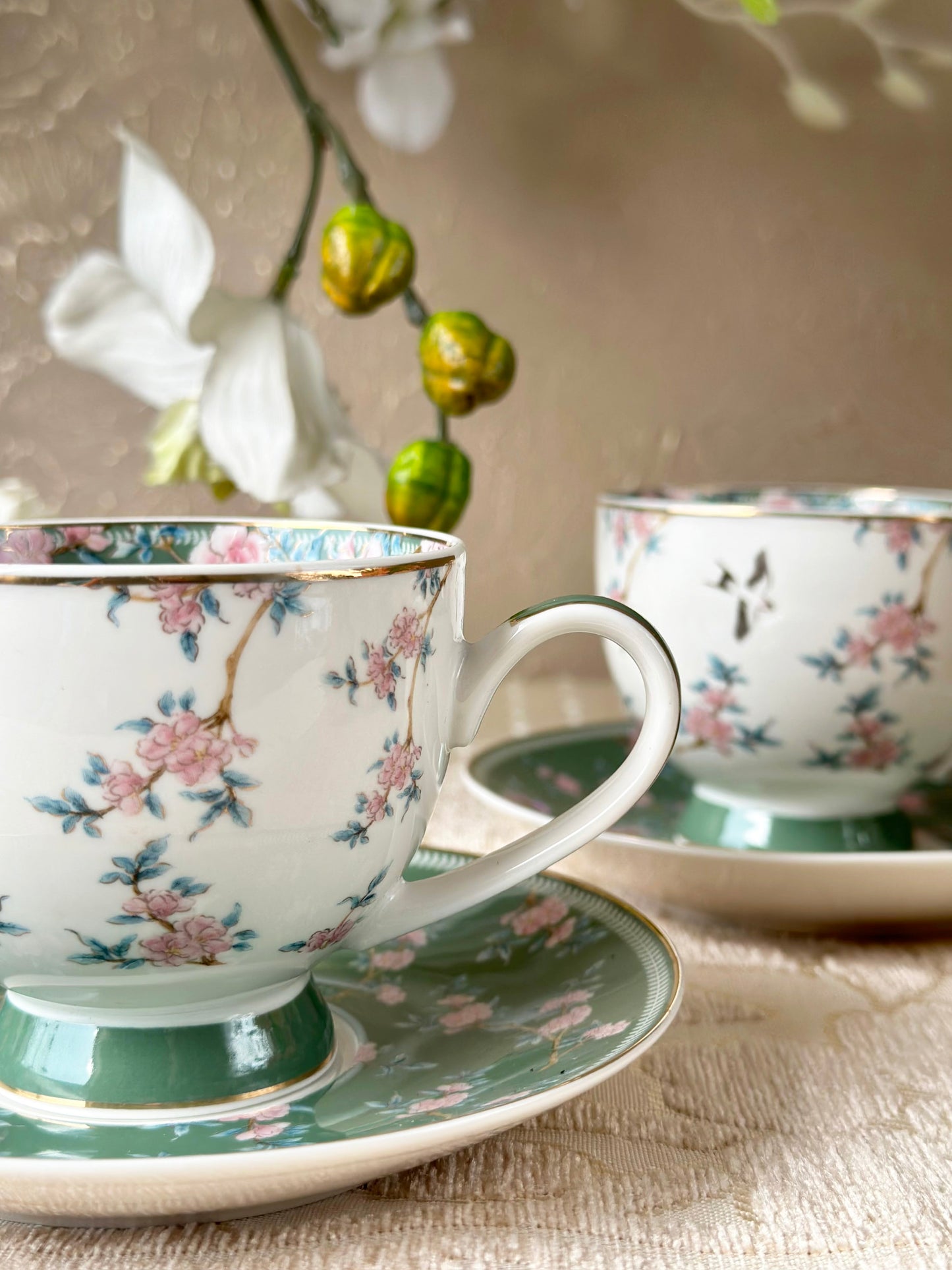 Victorian Green Cup and Saucer Set (6 Cups and 6 Saucers) - Vigneto