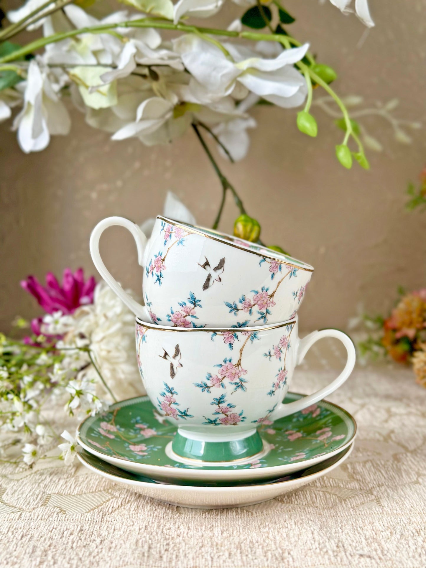 Victorian Green Cup and Saucer Set (6 Cups and 6 Saucers) - Vigneto