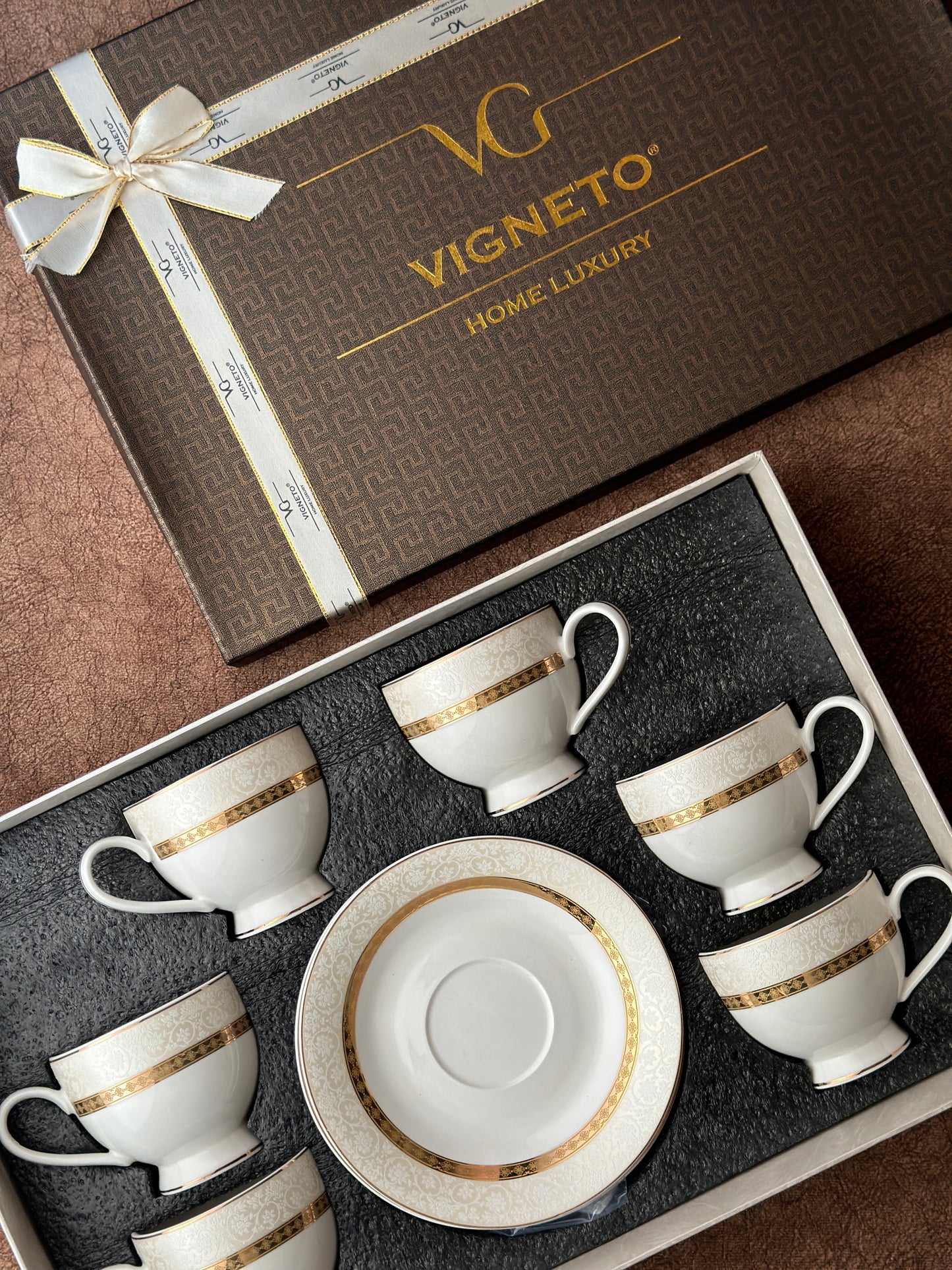 Opaline Gold Cup and Saucer Set (6 Cups and 6 Saucers) - Vigneto