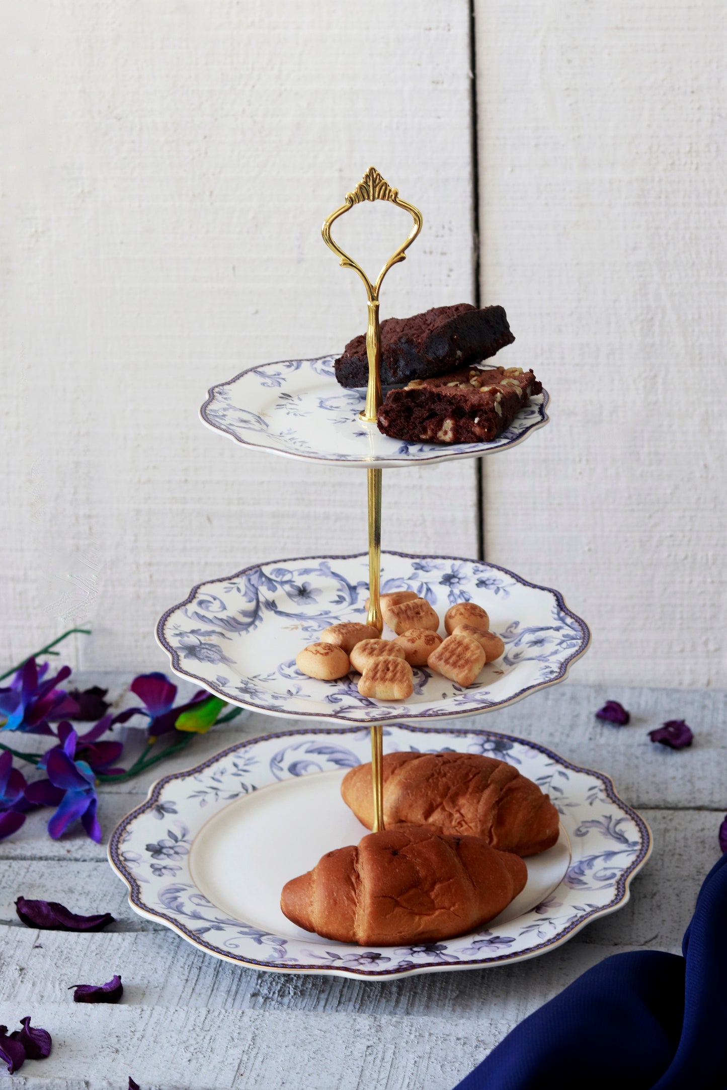 Midnight Blue Three Tier Dessert Stand - Vigneto