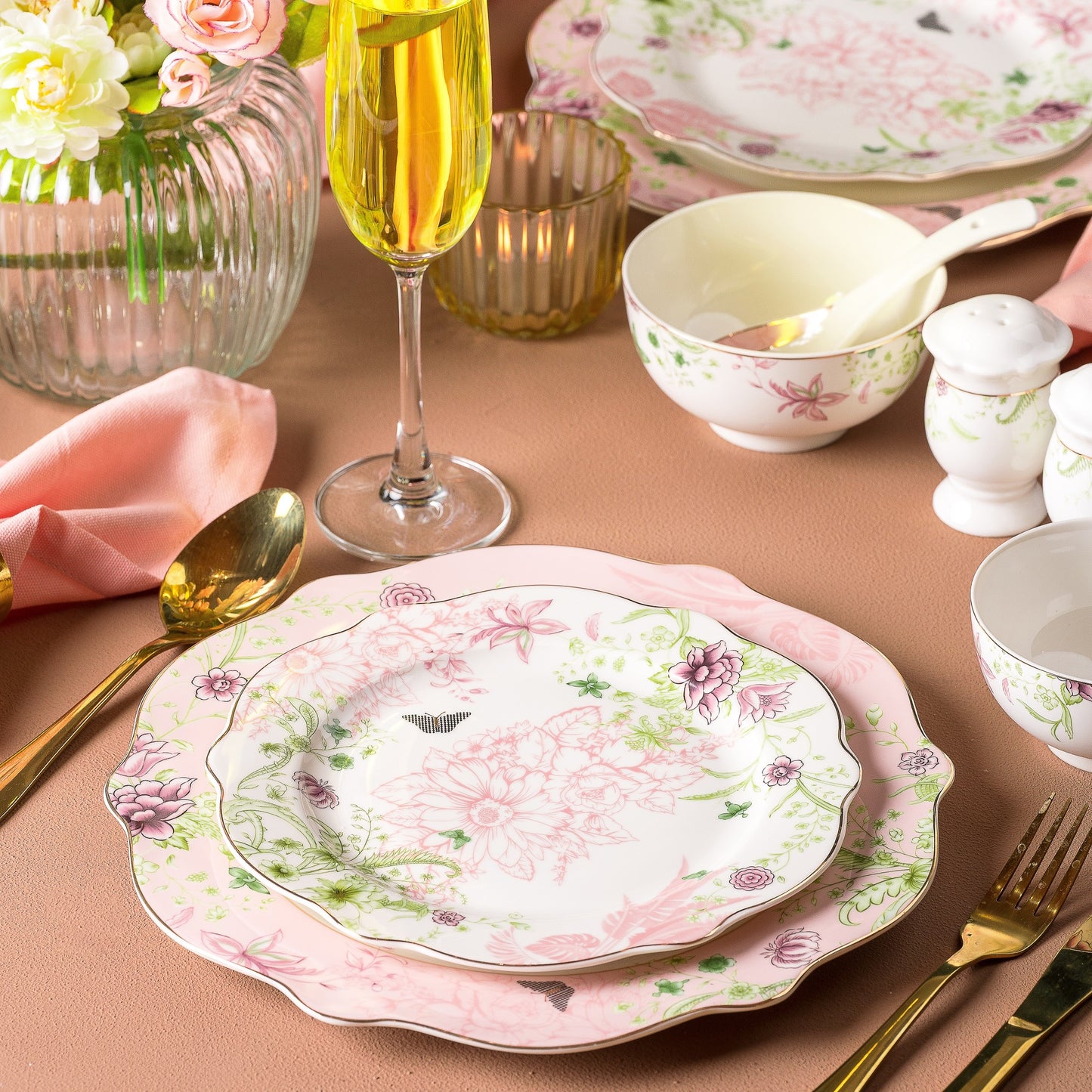 Blush Pink 36 Pcs Dinner Set - Vigneto