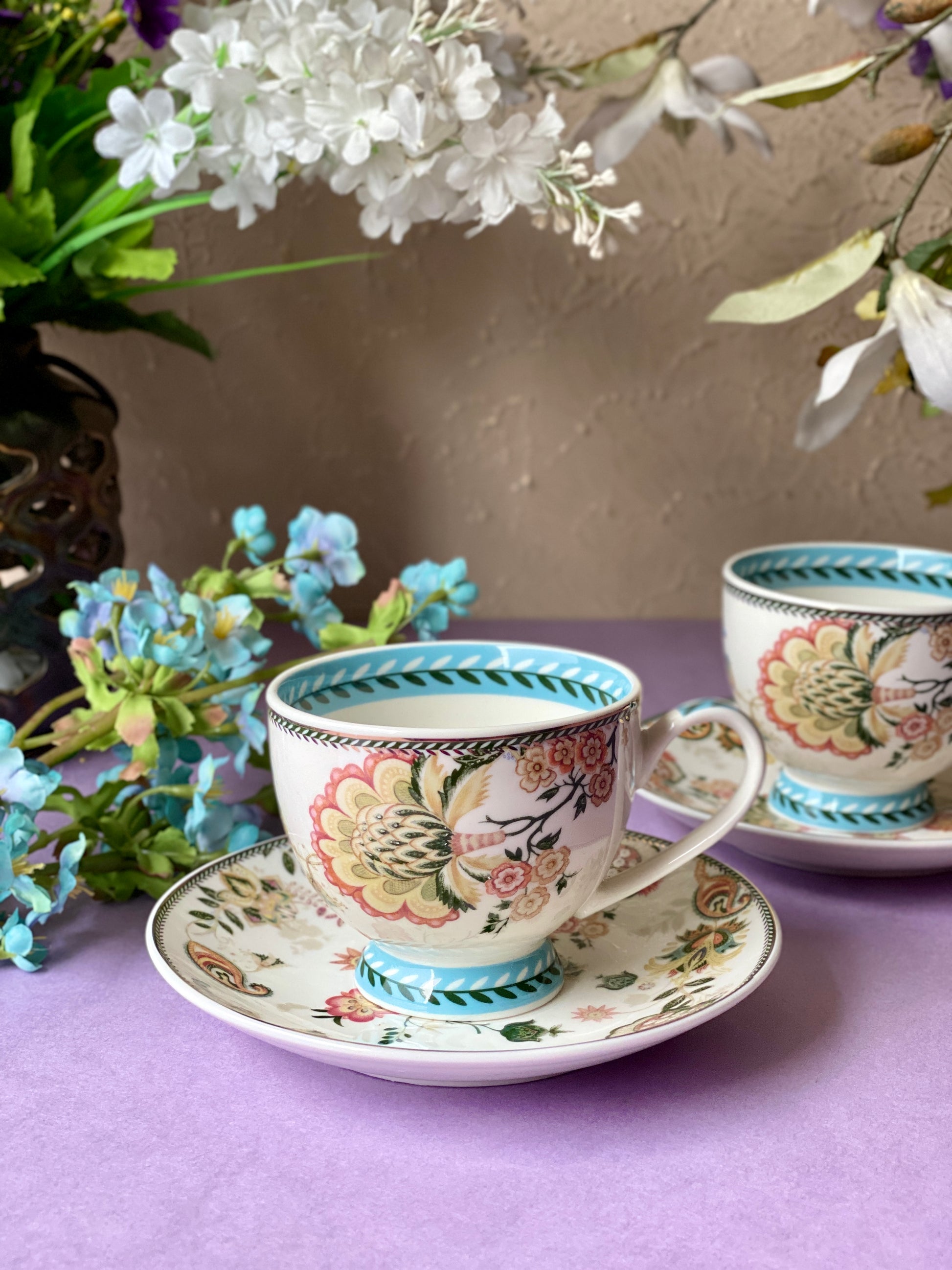 Red Flower Cup and Saucer Set (6 Cups and 6 Saucers) - Vigneto