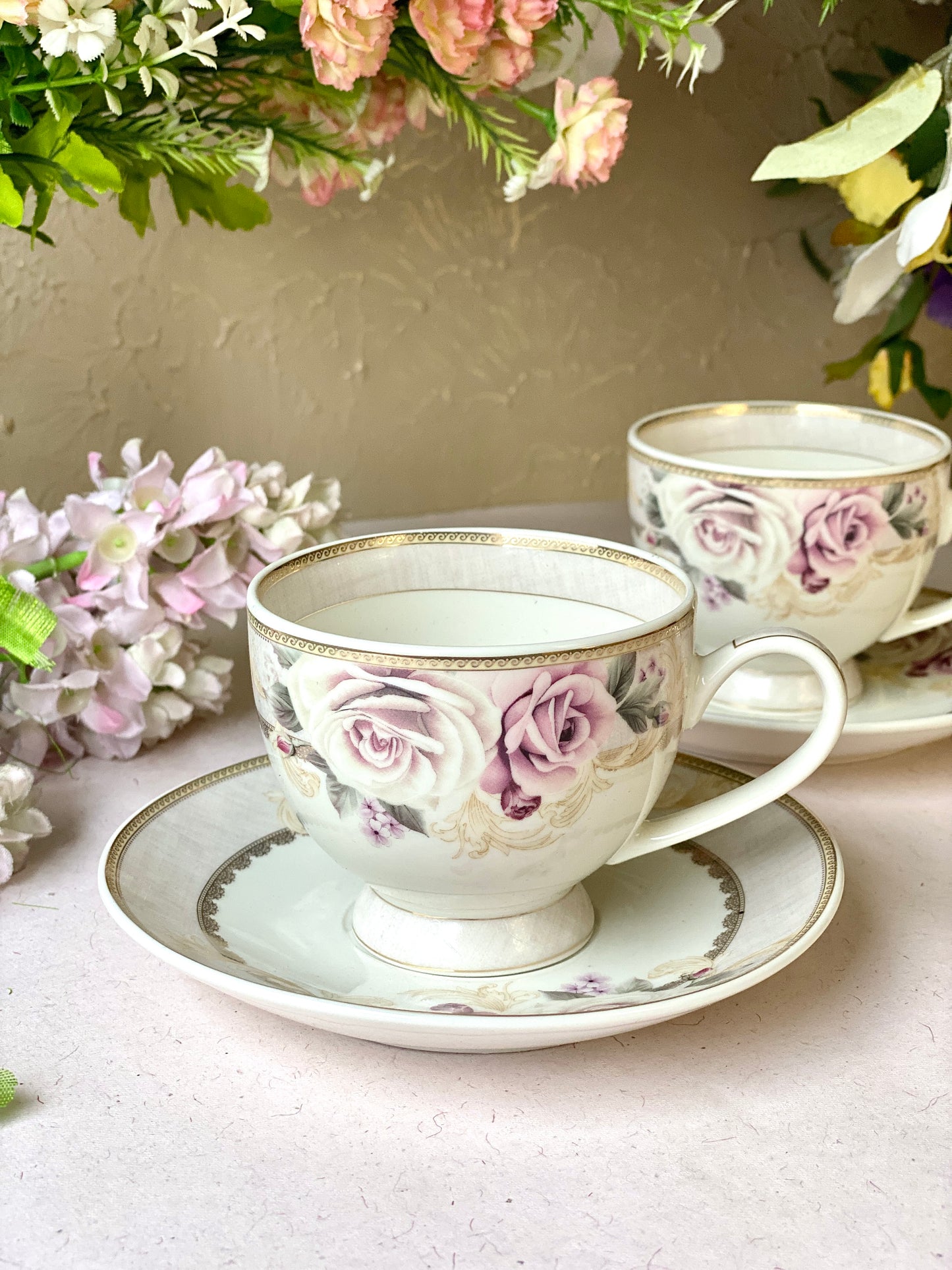 Gold Roses Cup and Saucer Set (6 Cups and 6 Saucers) - Vigneto