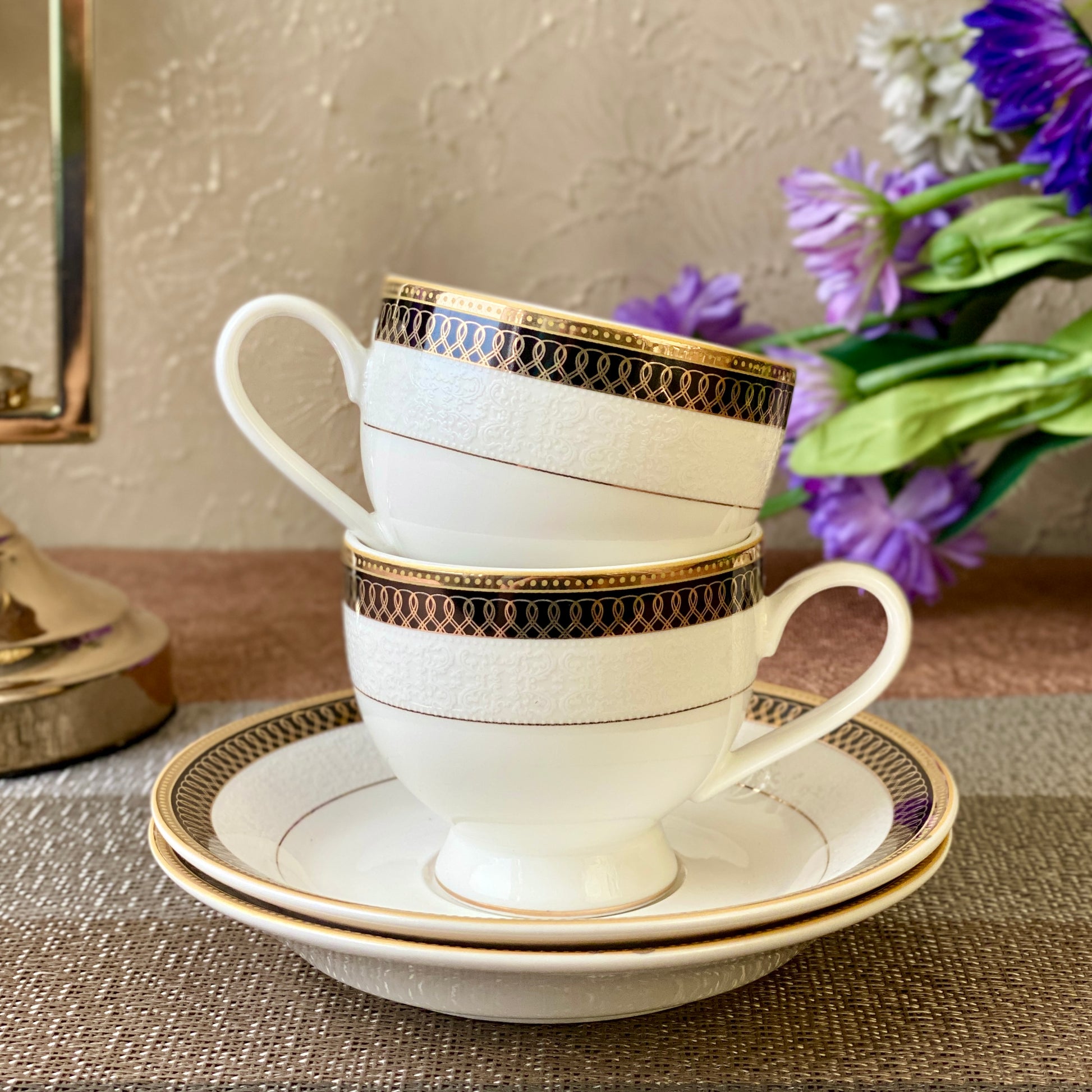 Gold on Black Cup and Saucer Set (6 Cups and 6 Saucers) - Vigneto